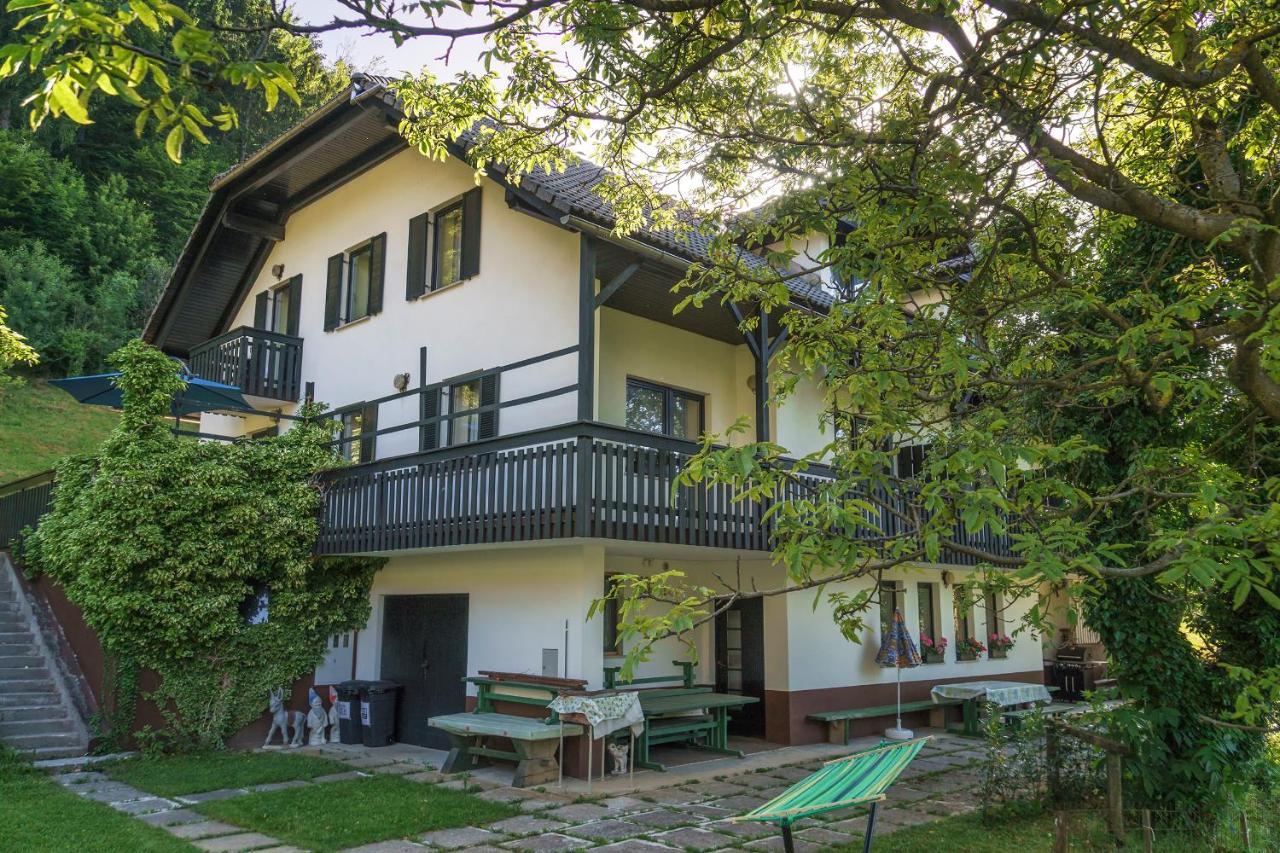 Apartments Zakrasnik Шкоф'я-Лока Екстер'єр фото