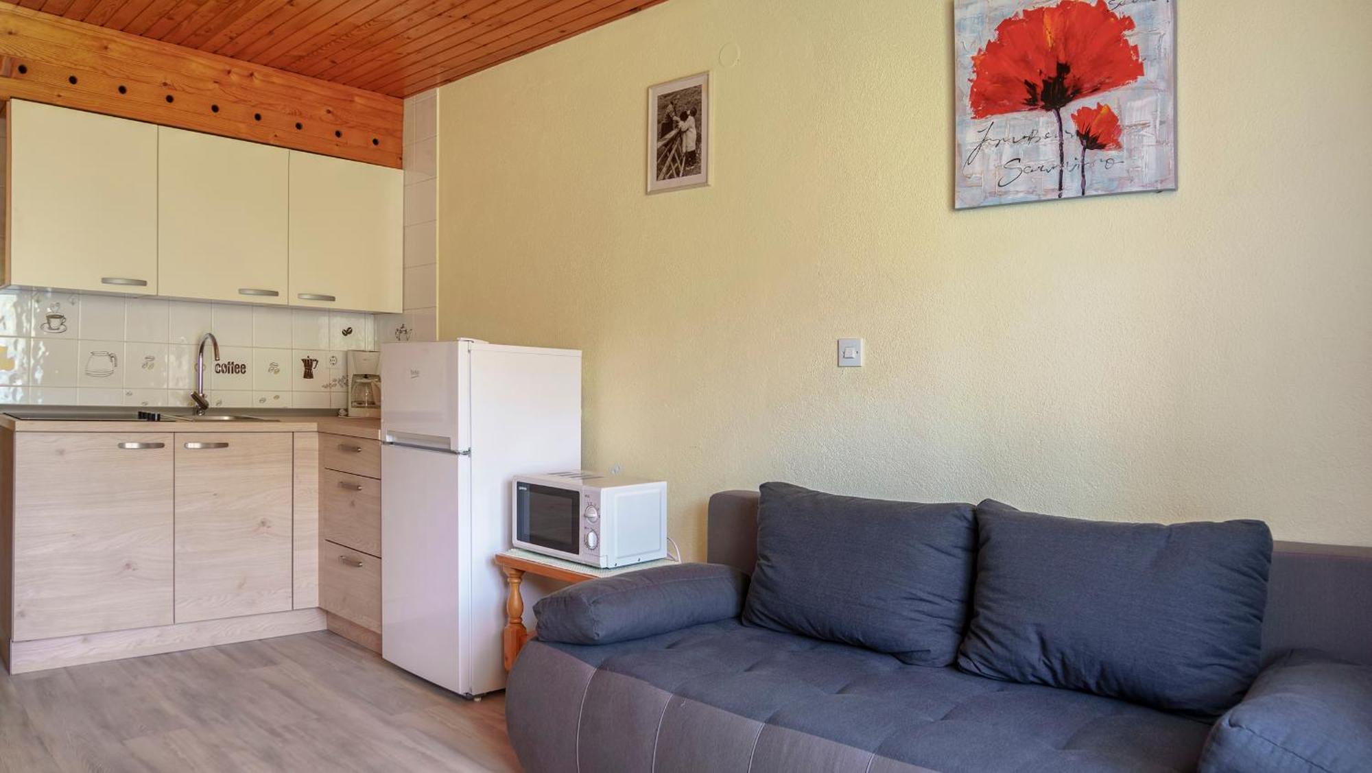 Apartments Zakrasnik Шкоф'я-Лока Екстер'єр фото