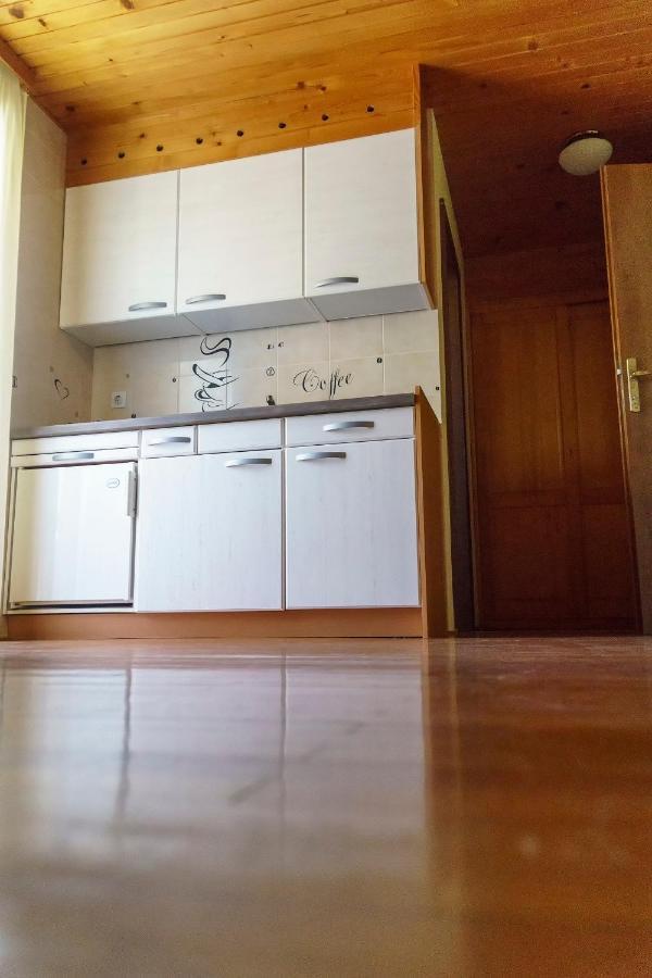 Apartments Zakrasnik Шкоф'я-Лока Екстер'єр фото