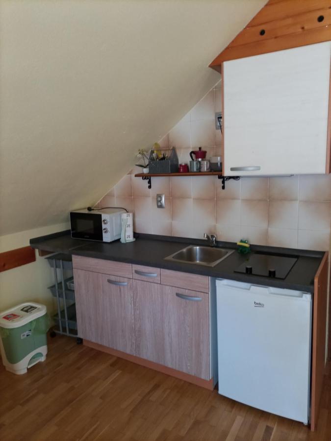 Apartments Zakrasnik Шкоф'я-Лока Екстер'єр фото