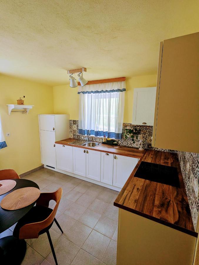 Apartments Zakrasnik Шкоф'я-Лока Екстер'єр фото