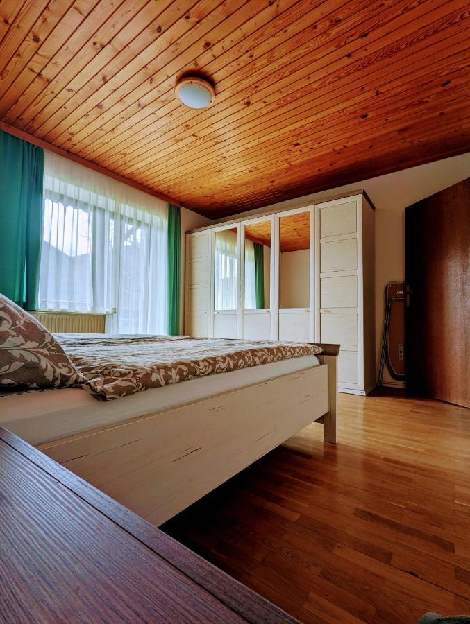 Apartments Zakrasnik Шкоф'я-Лока Екстер'єр фото