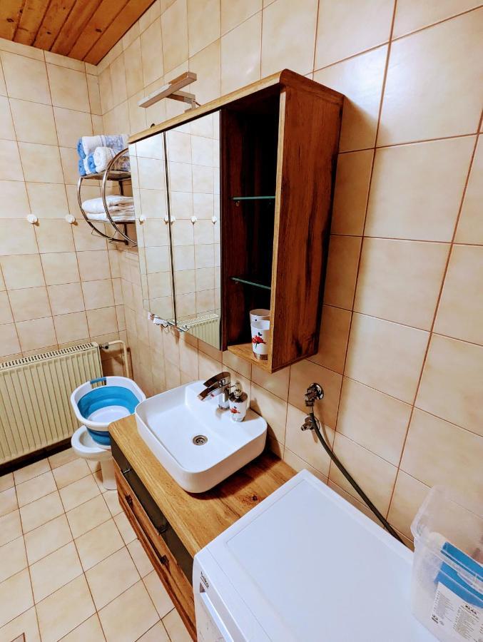 Apartments Zakrasnik Шкоф'я-Лока Екстер'єр фото