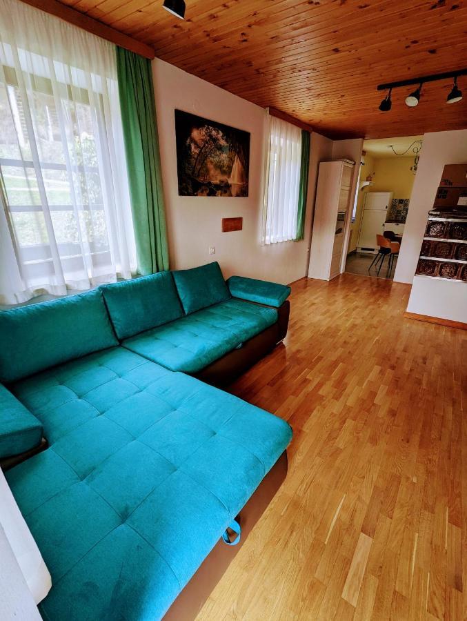 Apartments Zakrasnik Шкоф'я-Лока Екстер'єр фото